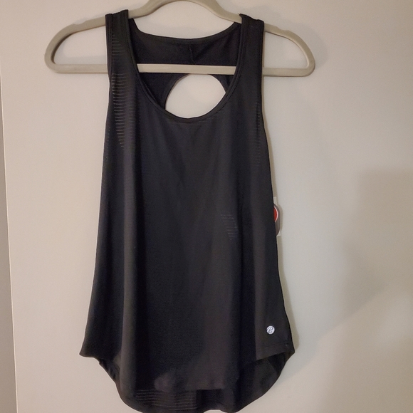 Black athletic tops - Picture 1 of 6